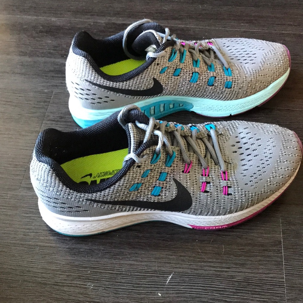Women’s Nike Air Zoom Structure 19, size 8.5